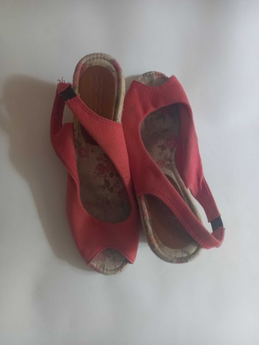 Espadryle, sandały na klinowym obcasie. Esprit R.37. Okazja