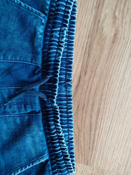 Spodnie joggery jeans chłopięce, r. 134