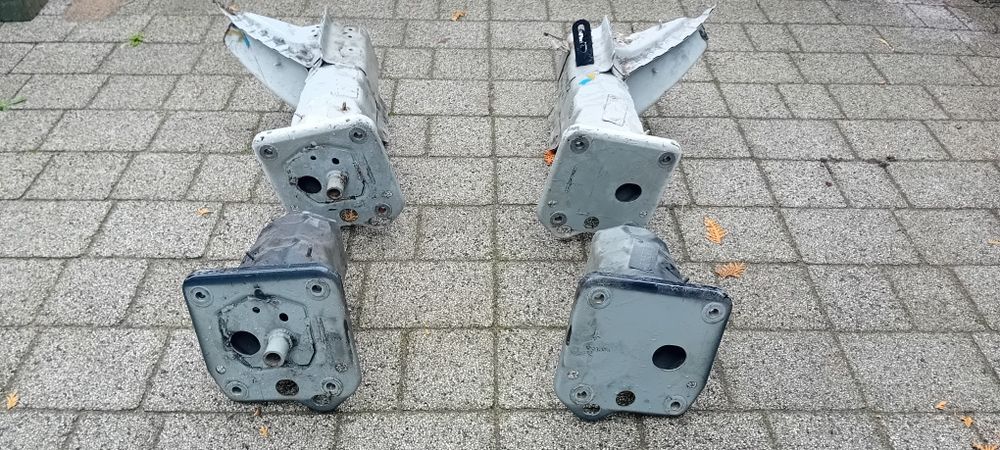 Volvo V70 S80 XC70 podłużnice 2009r