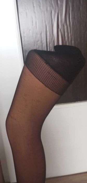 Duże pończochy do pasa nr 35.