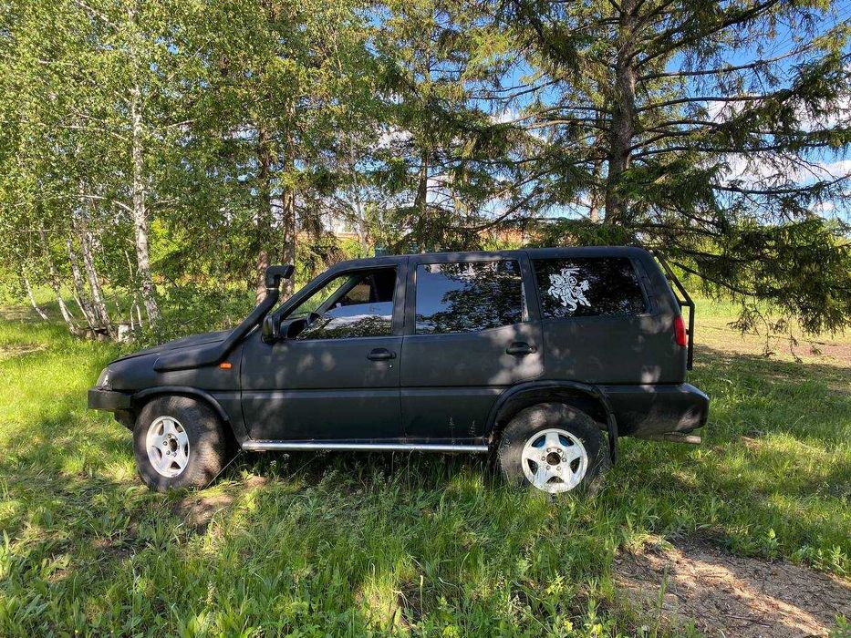Продаю Nissan Terrano II 1993 2.4 бензин МКПП 4x4
