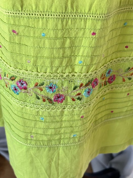 Vestido de verão, cor verde alface, tamanho M
