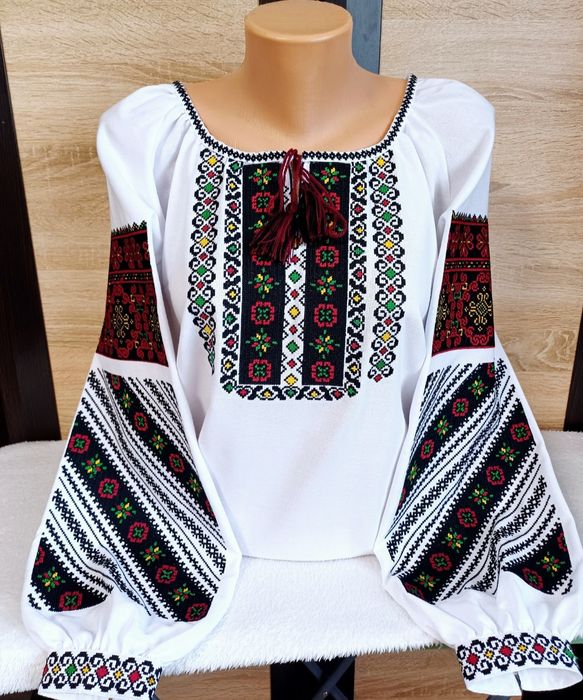 Вишиванка жіноча