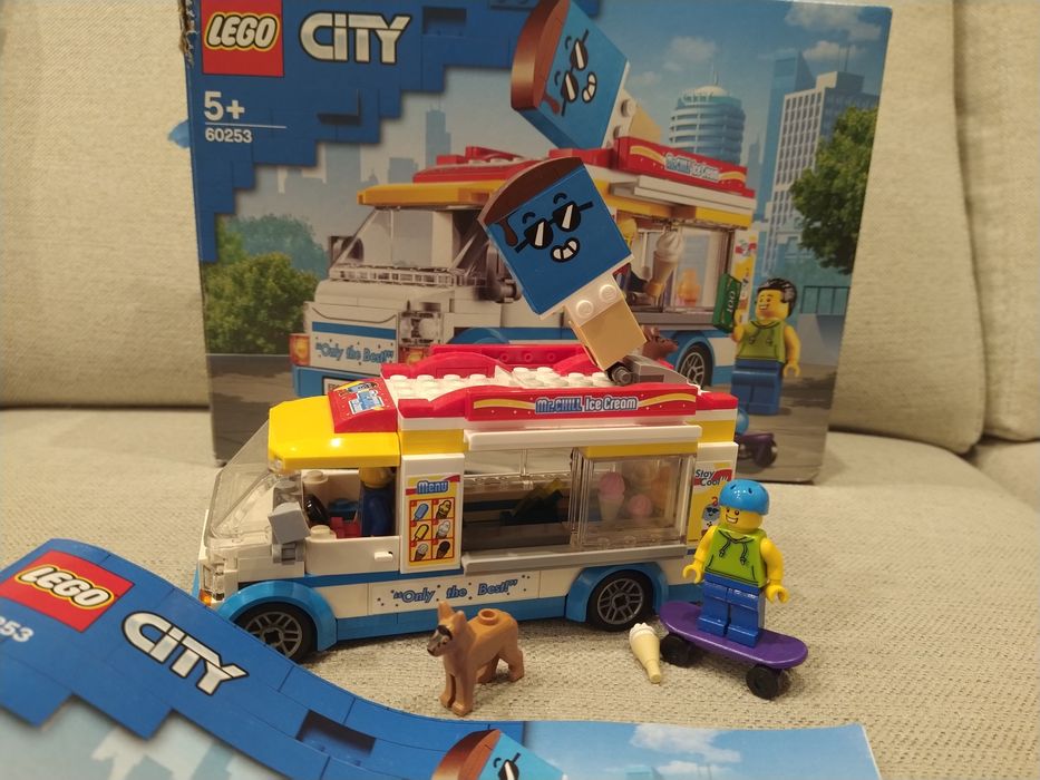 LEGO City 60253 - Carrinha de Gelados