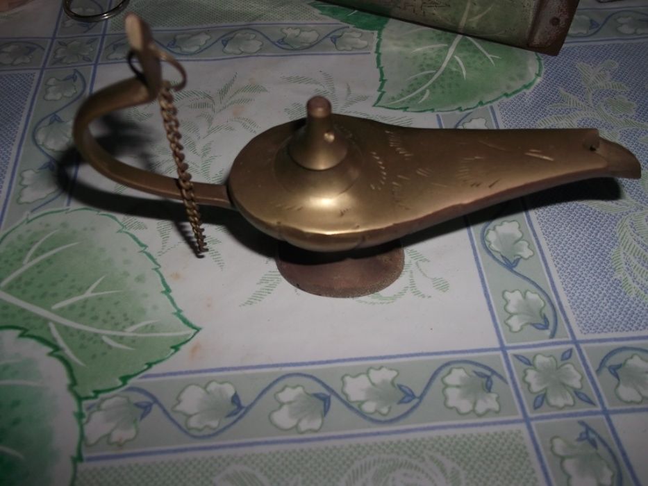 guarda jóias,harmónica,pote etc.