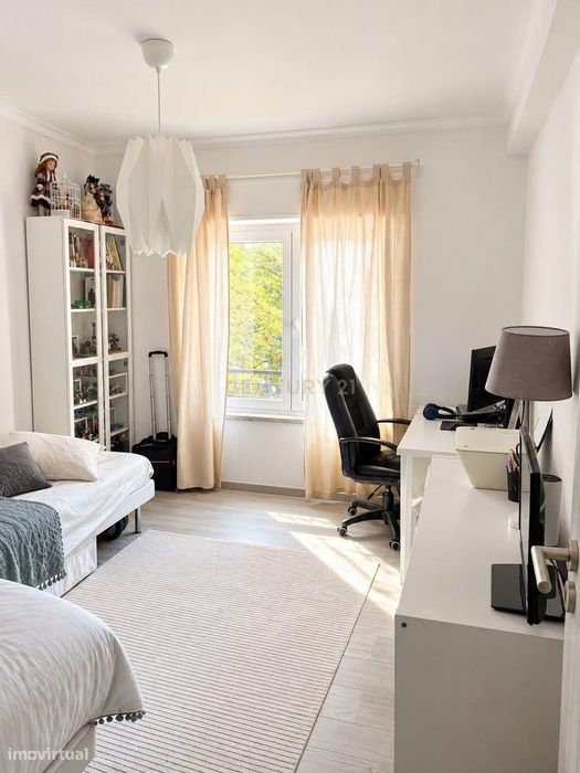 Apartamento T4 renovado | 175 m² | 3 varandas | Bairro do Liceu, Setúb