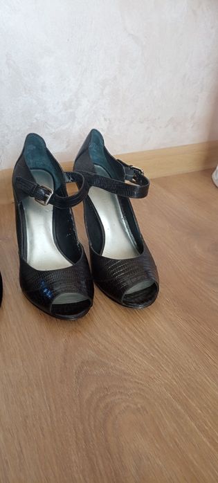 Туфлі на 37 розмір