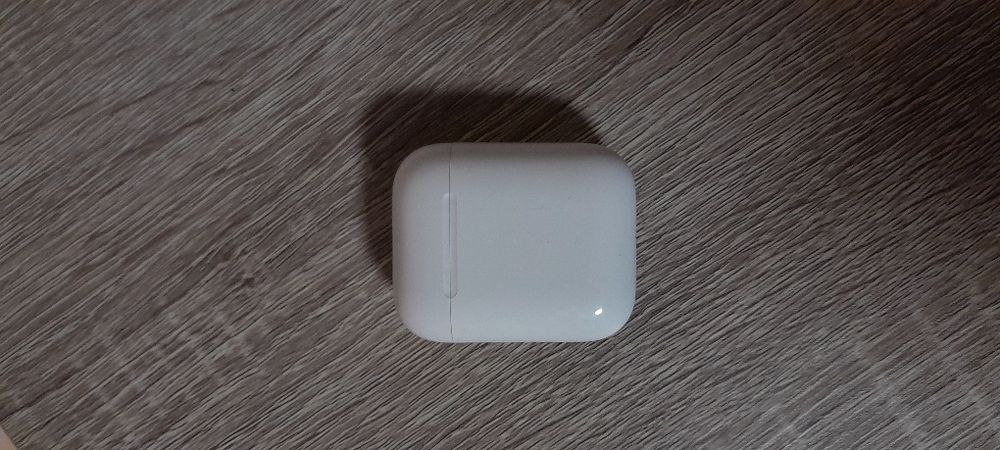 Оригінальний зарядний кейс Apple AirPods  2 (A1602) + Чохол у подарун