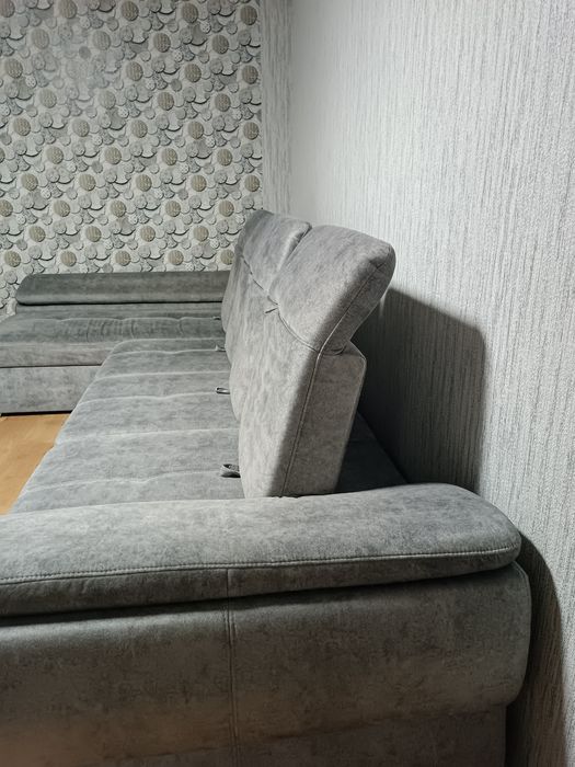 Диван кутовий в гарному стані