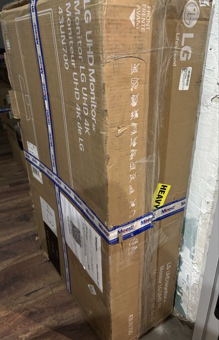Монитор LG UHD 4K 43UN700