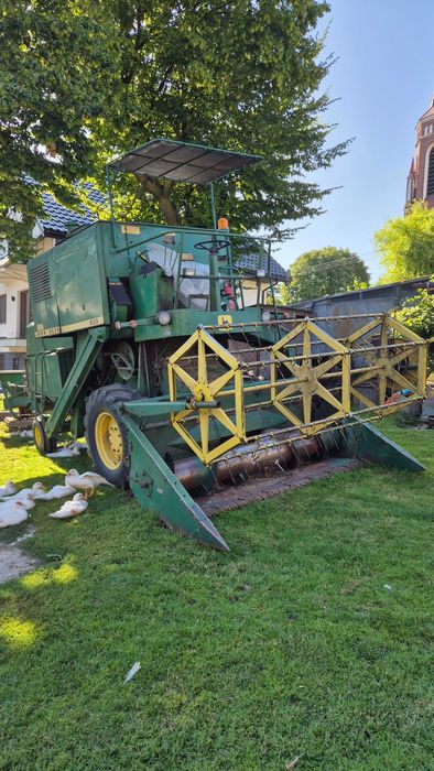 Kombajn zbożowy John Deere 930
