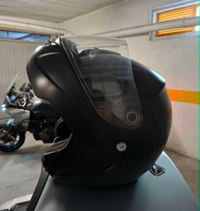 Capacete Modular Marca AGV