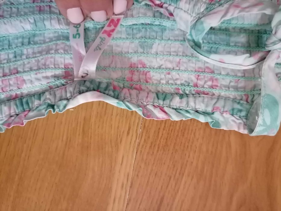 Vestido 5-6 anos - 1 euro na compra de outro artigo