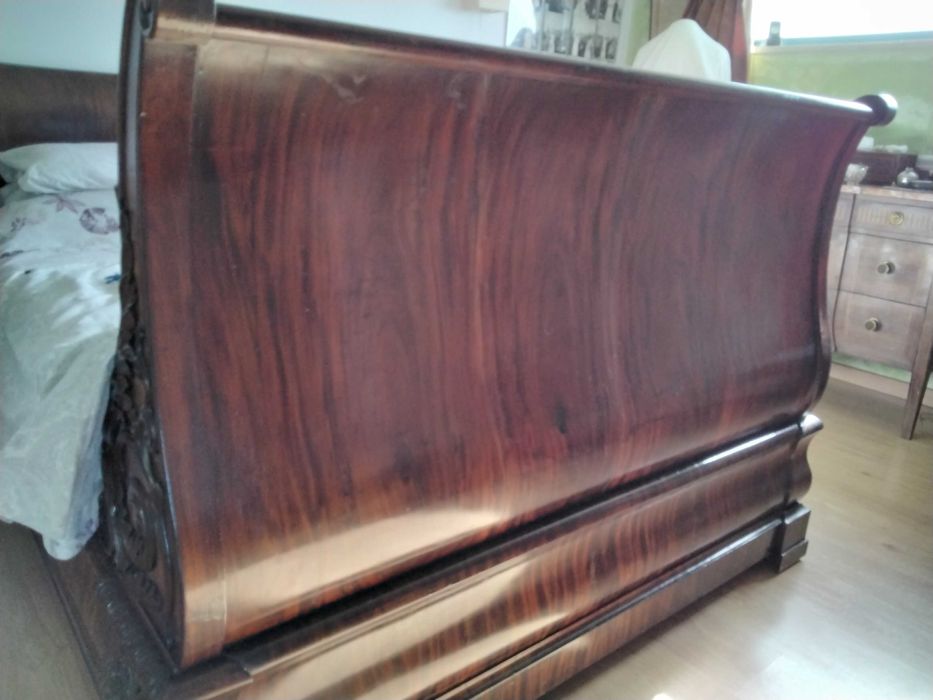 Cama  de casal estilo império  rústico, antiga