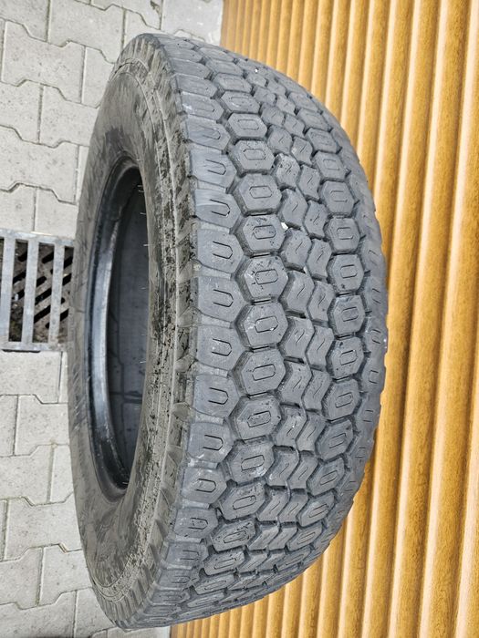 Opony 275/70R22.5