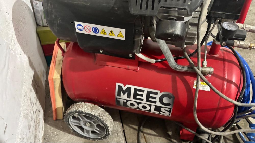 Sprzedam sprezarke Silnik z dwoma cylindrami