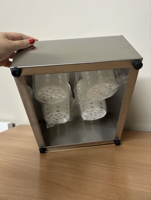 Porta-talheres com 4 compartimentos