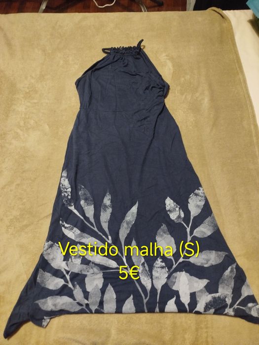Roupas femininas em bom estado