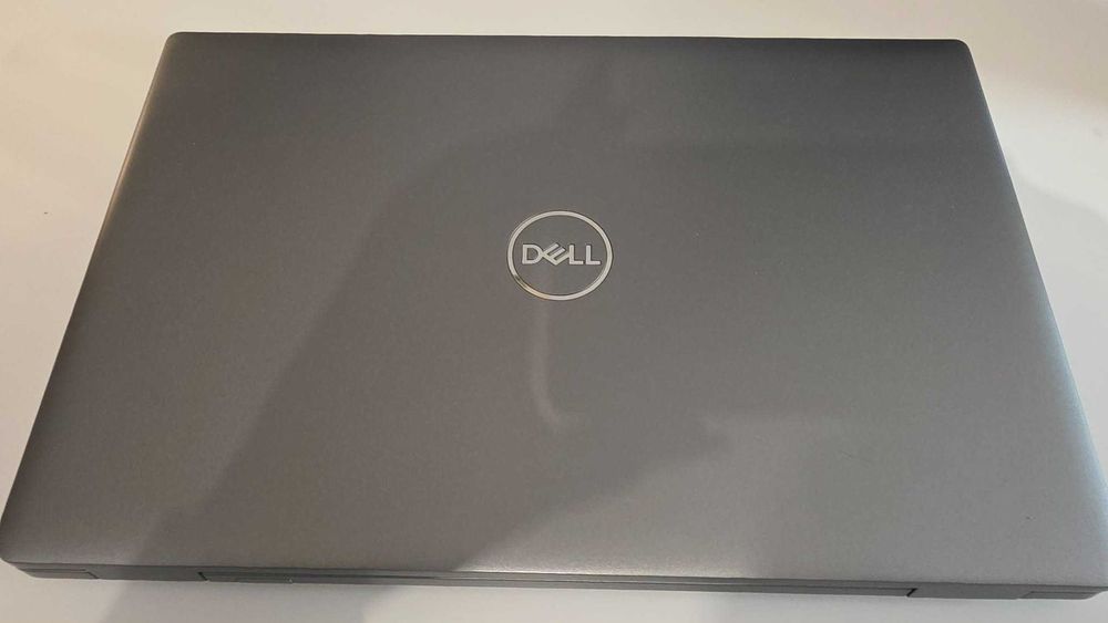 Komputer Laptop Dell Latitude 5520 Win11 Pro 256 / 16 Giga