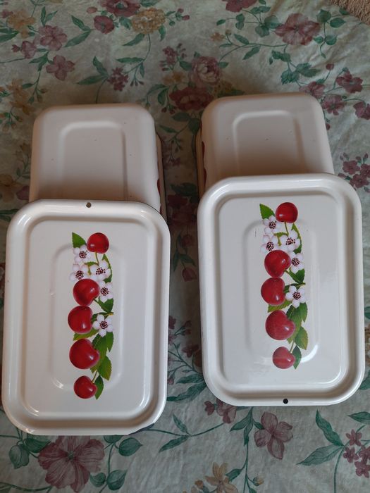 2 эмалированных судка