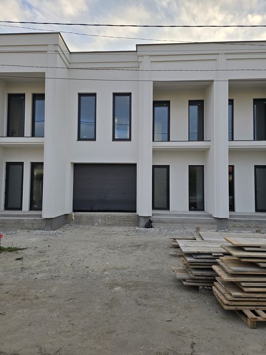 ПРОДАЮТЬСЯ ТАНХАУСИ у стилі сучасна класика м. Ужгород, Компотний р-н