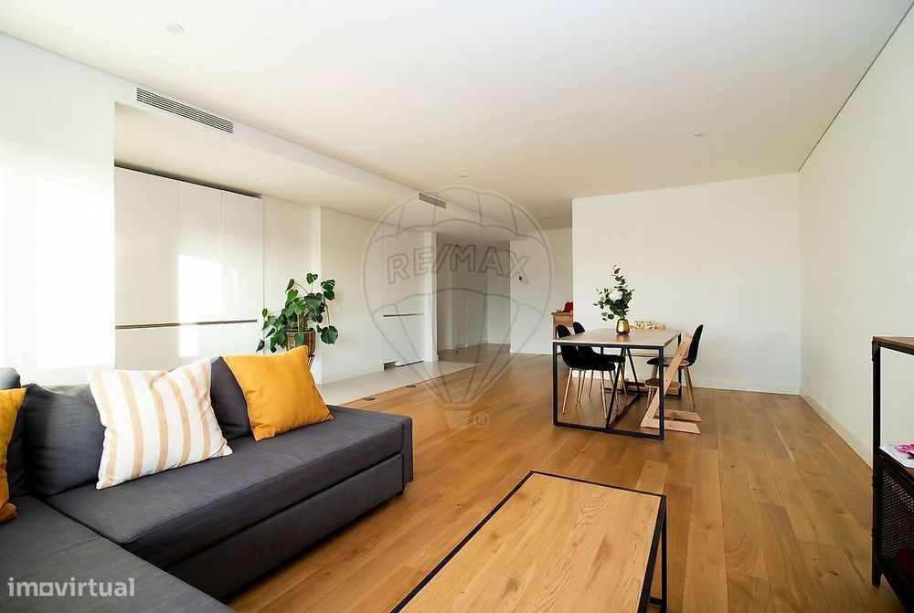 Apartamento T4 para arrendamento