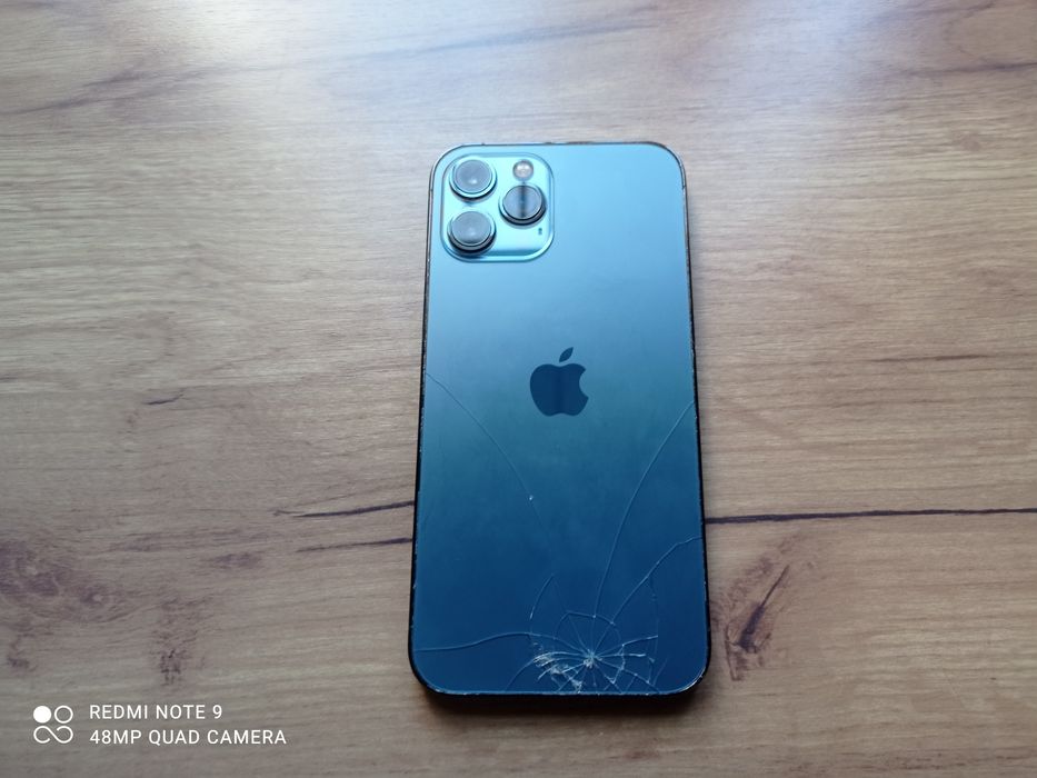 Продам Айфон 12 про макс