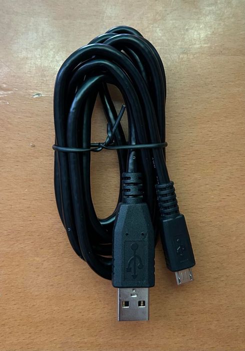 Cabos USB - Micro-USB (Branco e Preto) Novo e Usado