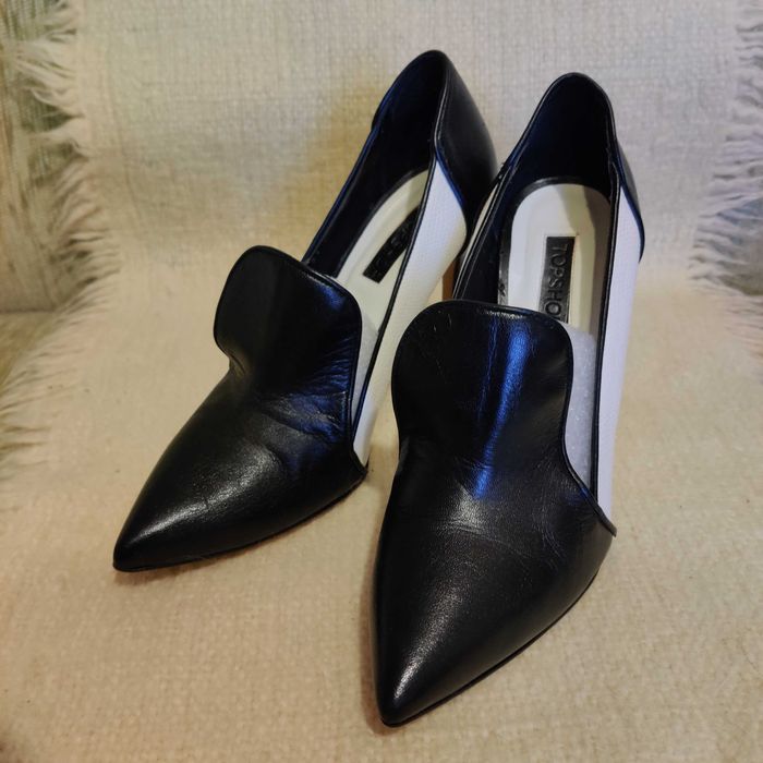 Szpilki skórzane czarno-białe