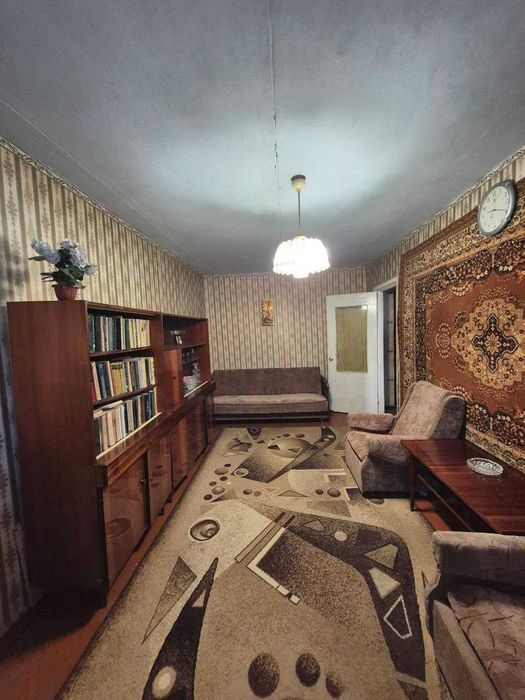ПРОДАМ 2-КІМНАТНУ КВАРТИРУ  вул. Захисників України