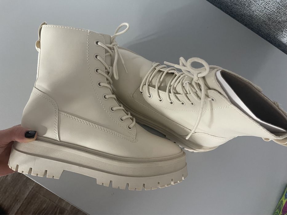 Продам сапоги ботинки stradivarius