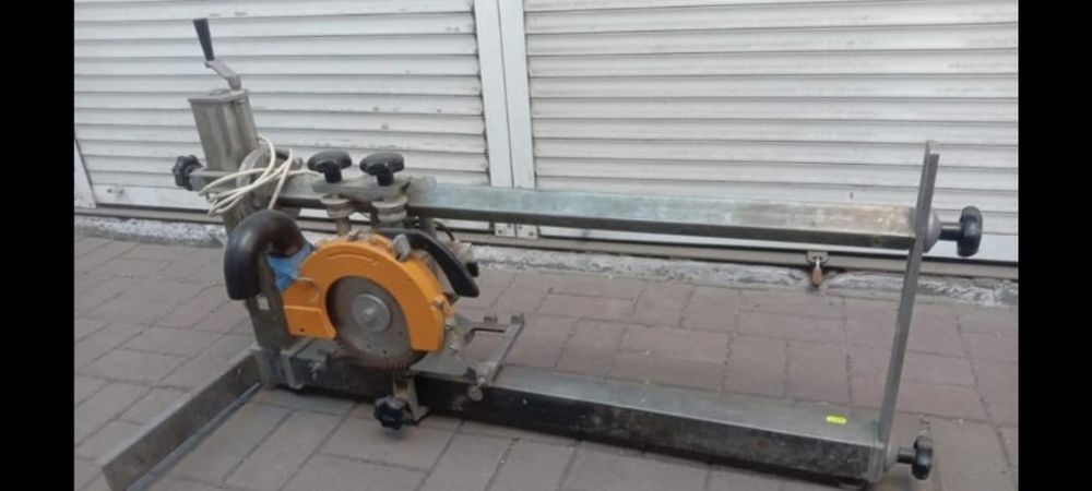 Лобзік. Торцовка. Стусло. . Станок для різки каменю. Вологоріз.