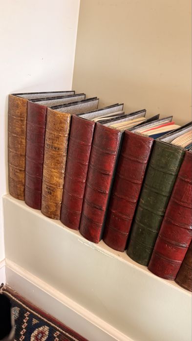 Conjunto de 10 dossiers artesanais decorativos
