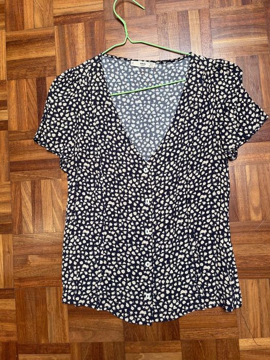 Várias     blusas