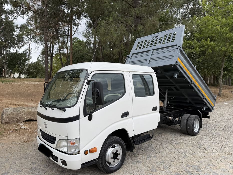 Toyota Dyna 250 TriBasculante 2006