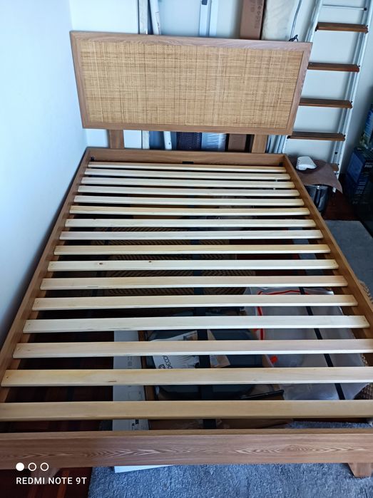 Cama Rattan 140x200