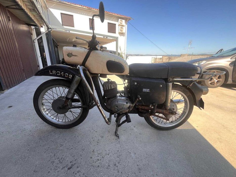 Moto MZ 150 ano 1968 para restaurar.