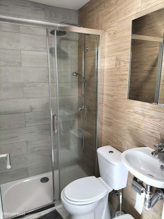 Apartment with terrace in Rua de Pedro Hispano, Porto