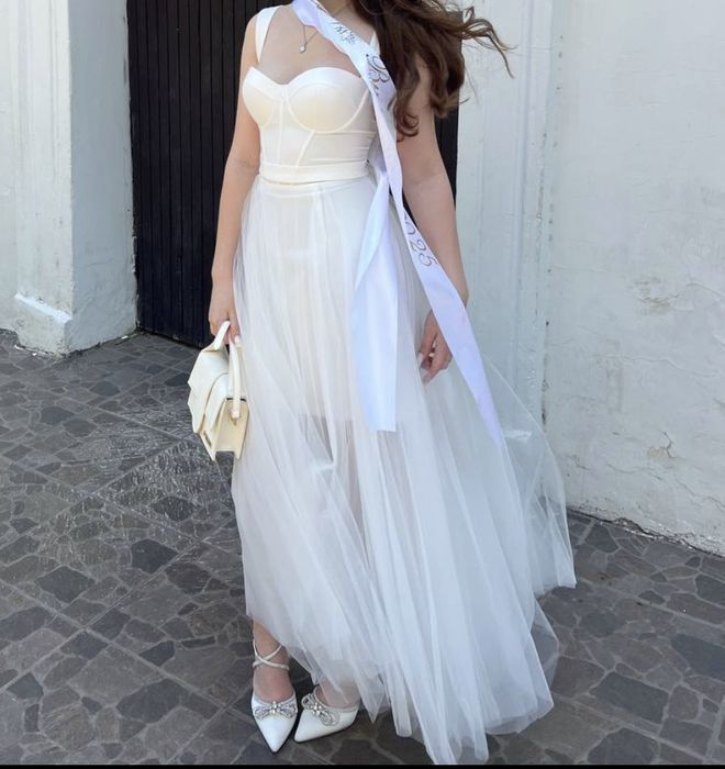 Випускна сукня корсетна