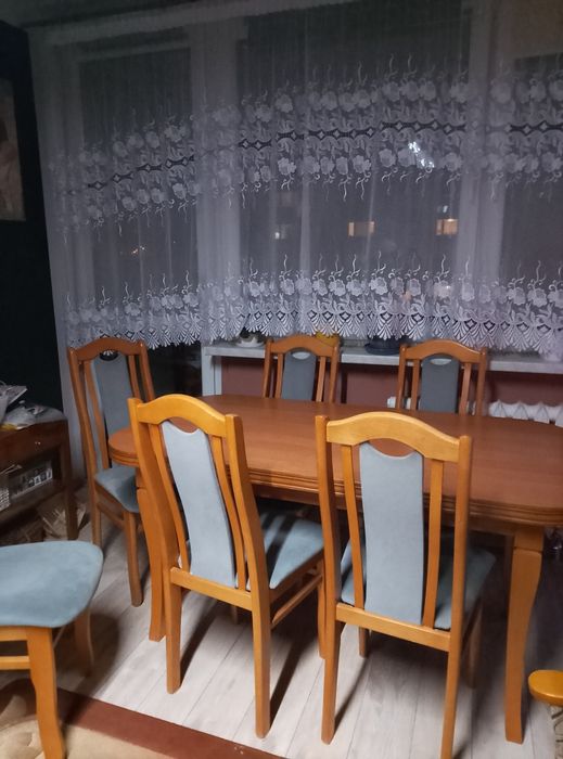 Stół z 6 krzesłami