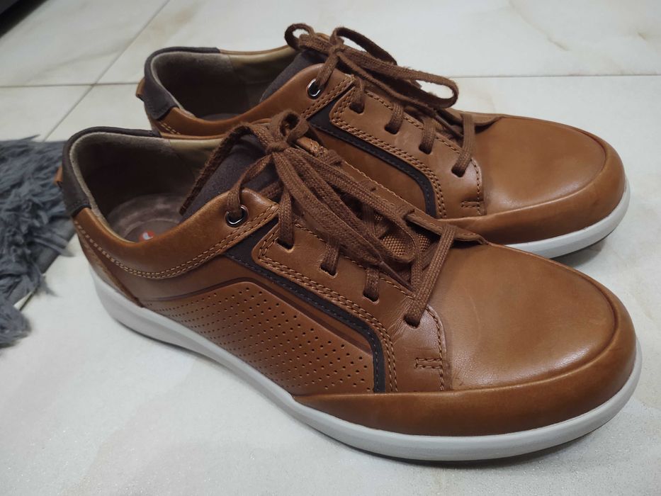 Skórzane brązowe CLARKS nr 42 jak nowe