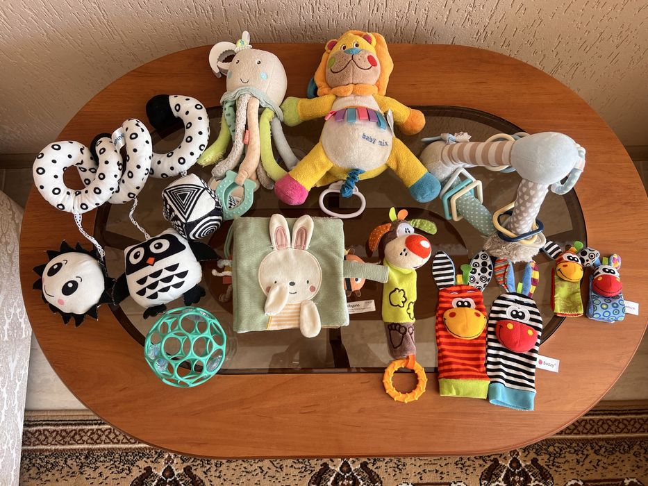 Розвиваючі іграшки для немовлят