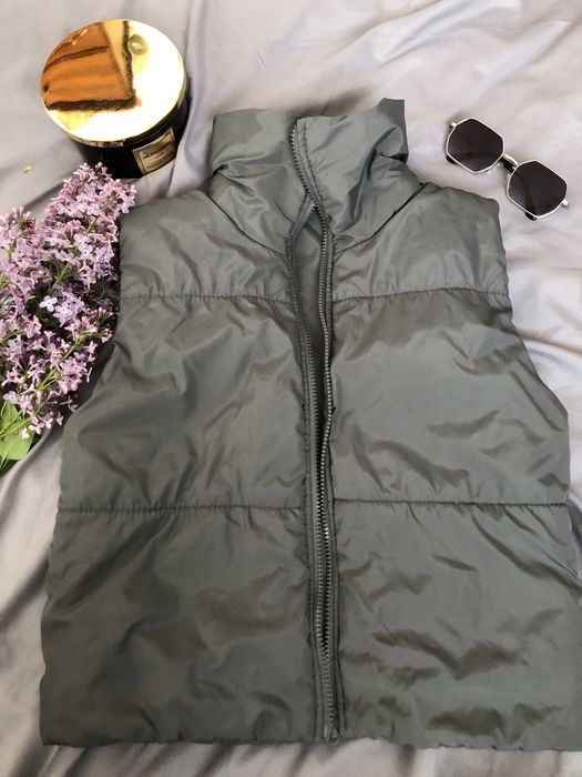 Жилетка сіра.