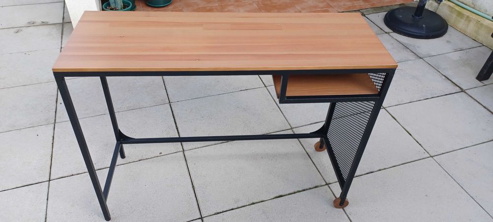 Secretária  como nova