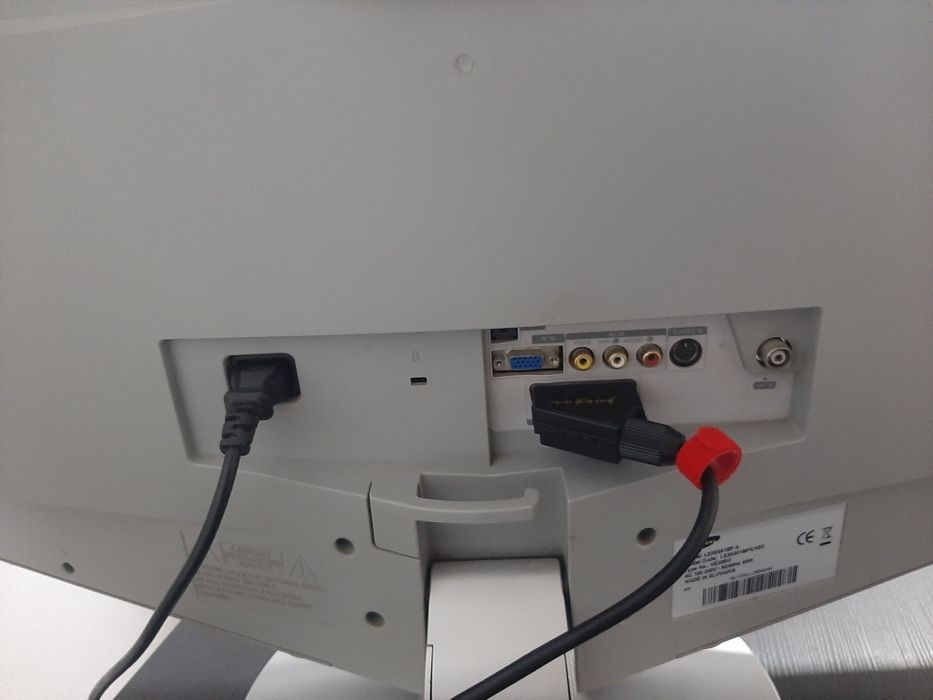 Tv LCD Samsung  com comando