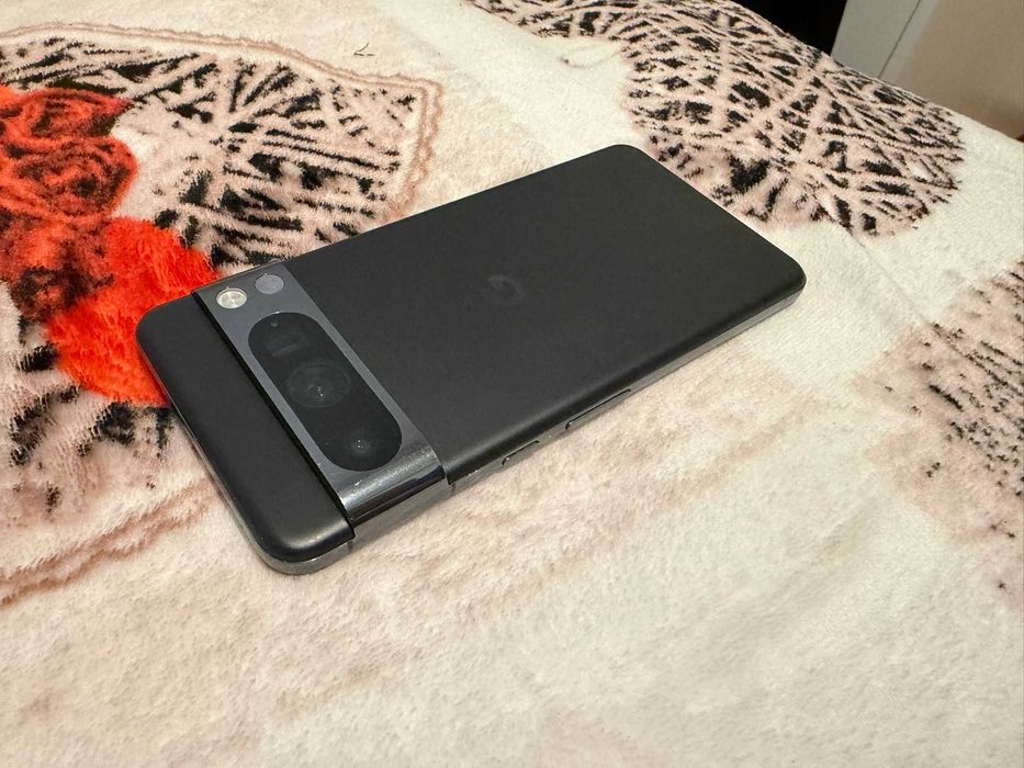Google Pixel 8 PRO