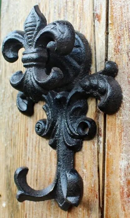 Cabide em Ferro Flor de Lis