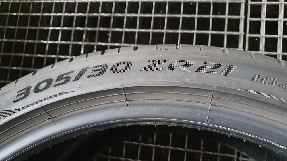 PIRELLI P ZERO TM  305/30R21  Ele=T.