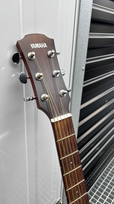 Guitarra Acústica Yamaha A1R