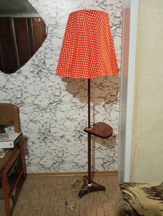 Торшер  прикроватный,  советских времён.